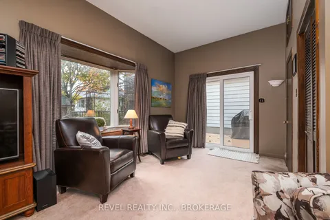 751 Johnson St, Kingston, ON K7L 2B2