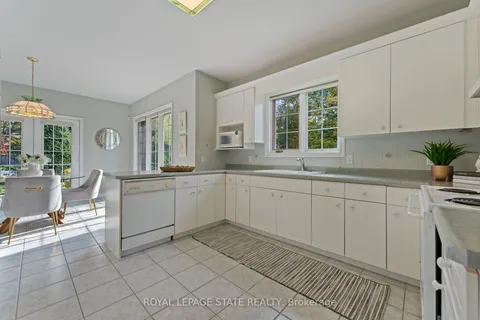 205 Greenbriar Rd, Hamilton, ON L9G 4V3