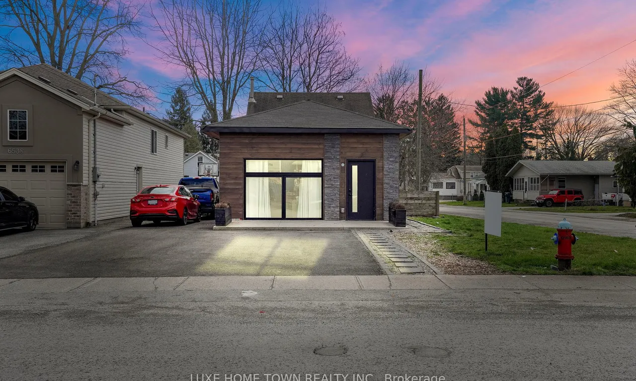 6546 Ash St, Niagara Falls, ON L2G 2H5