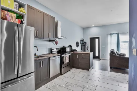 6546 Ash St, Niagara Falls, ON L2G 2H5